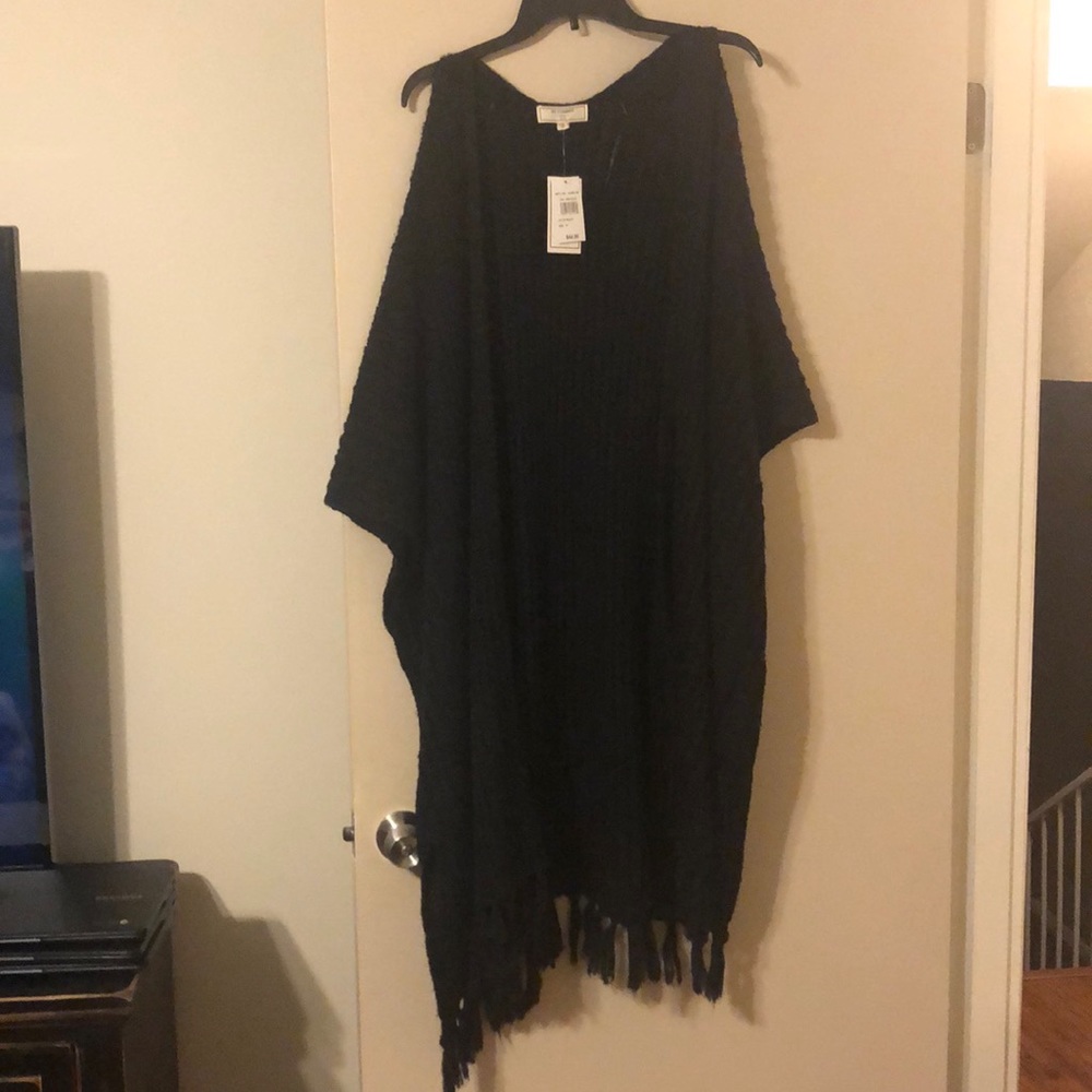Black plus size knitted drape vest